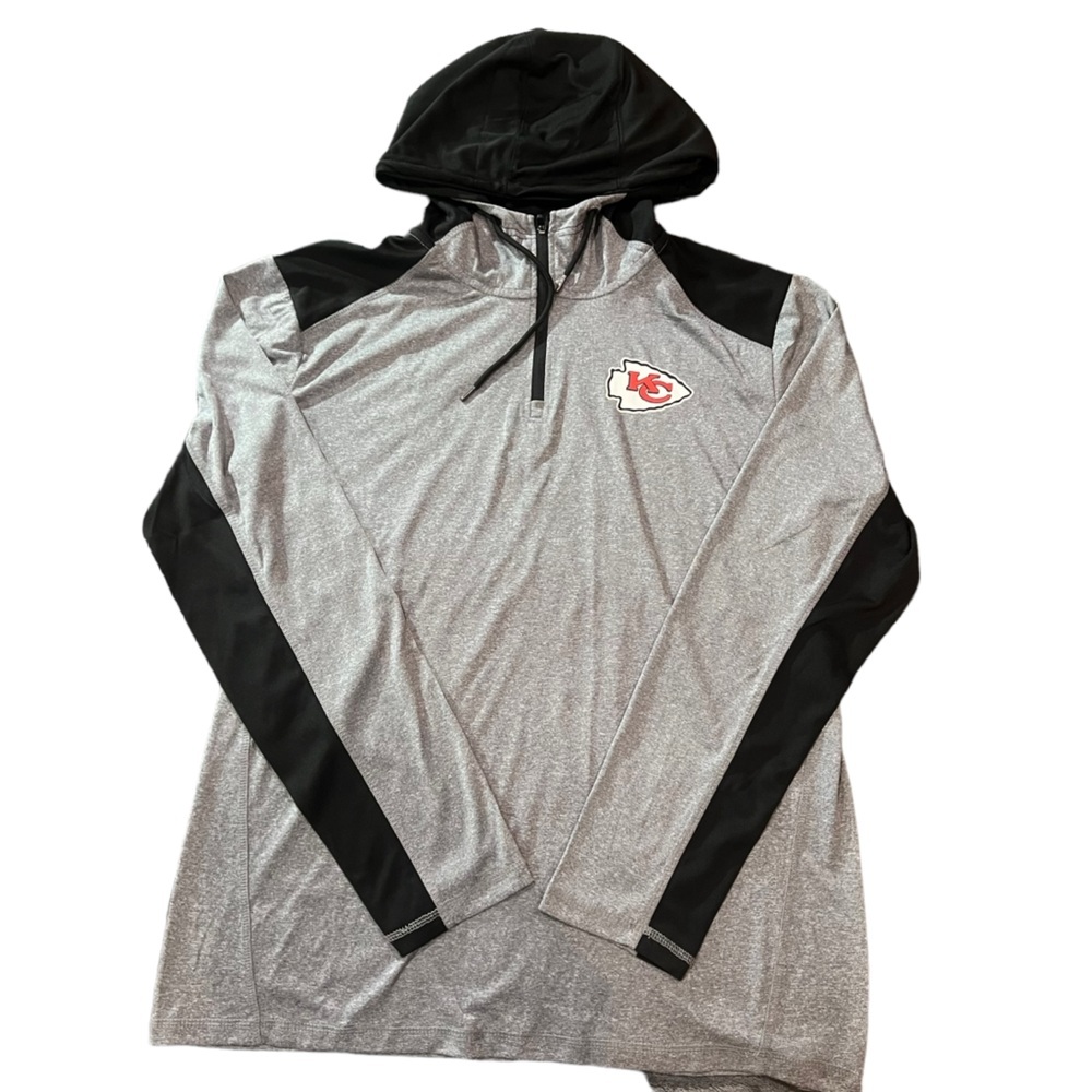 KC Chiefs Gray super Lightweight Hooded Shirt Size M. (Fits more like a L)